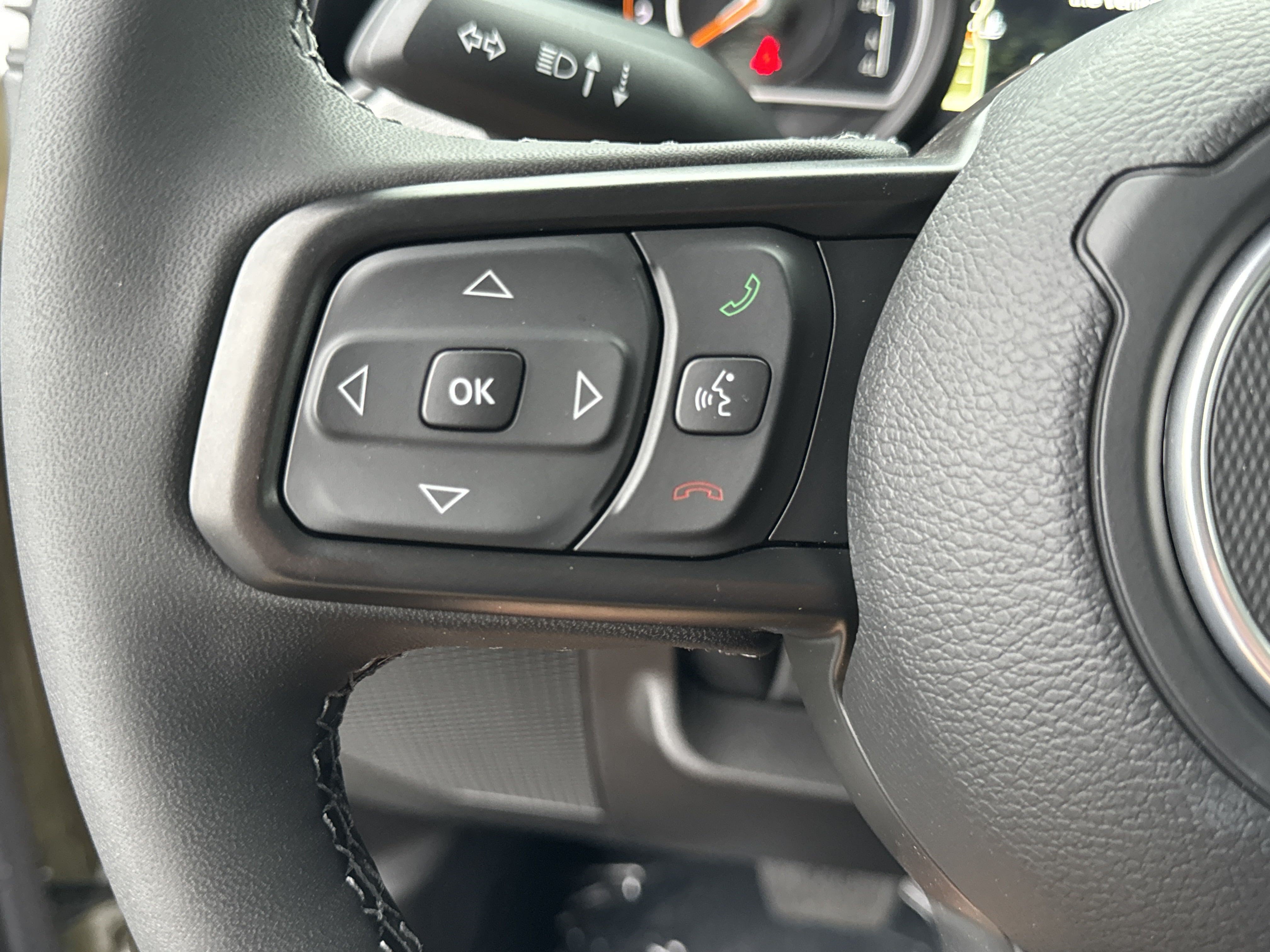 New 2025 Jeep Gladiator Sport AWD/4WD image 28