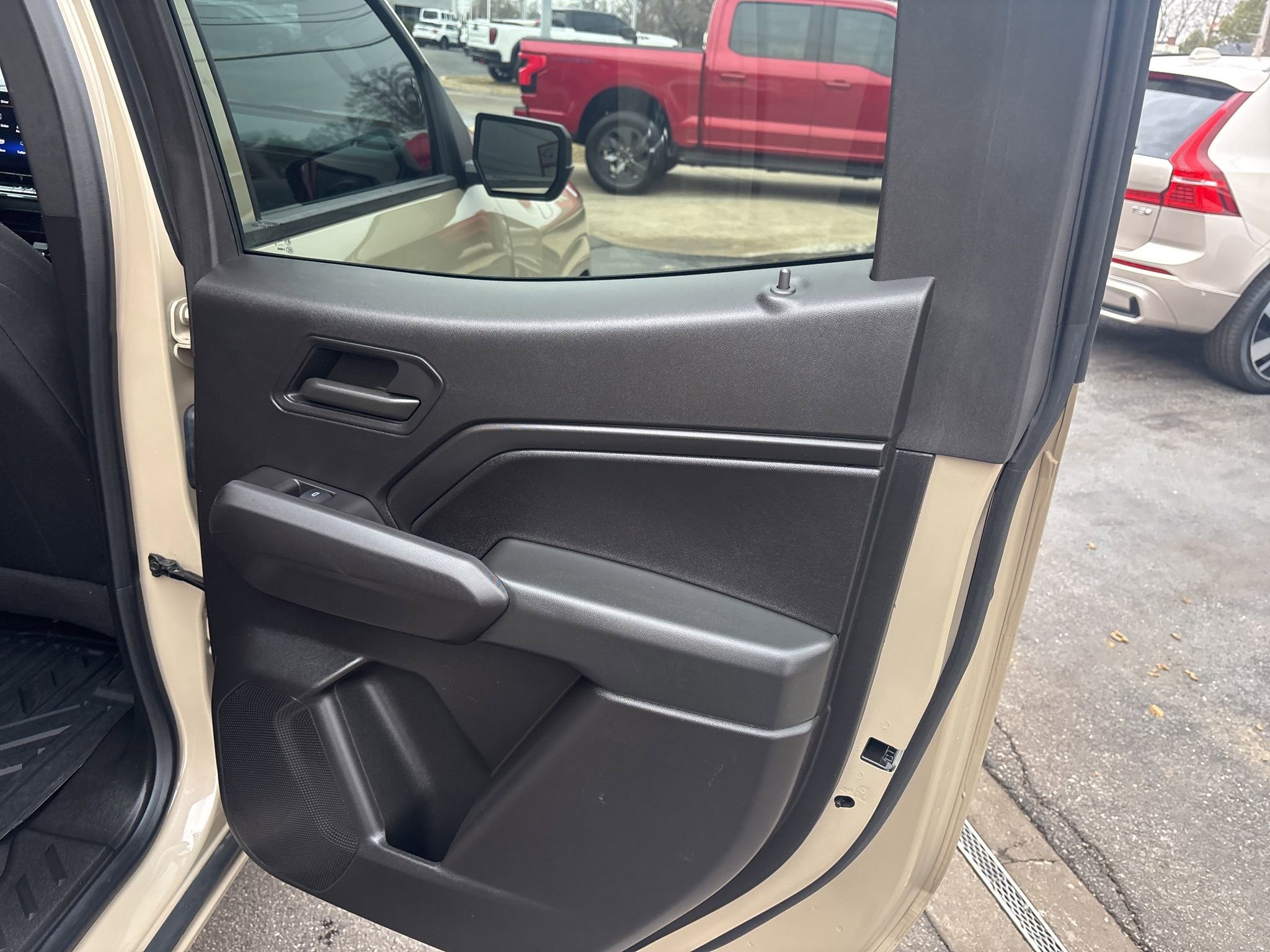 Used 2024 Chevrolet Colorado W/T image 19