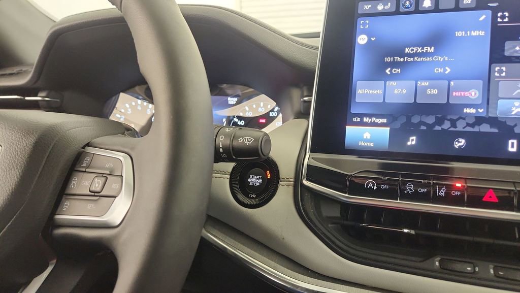 Used 2023 Jeep Compass Limited AWD/4WD image 22