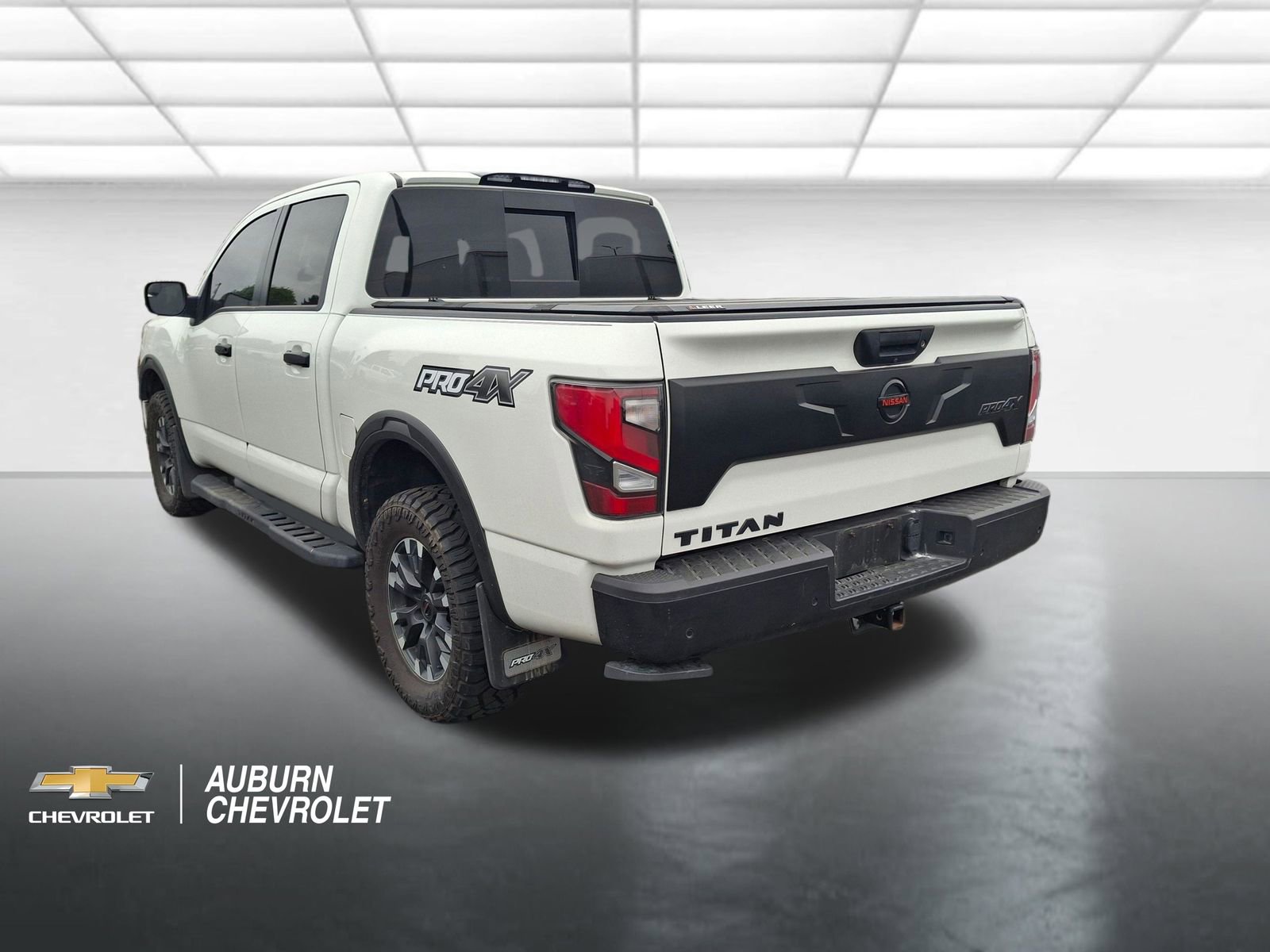 Used 2021 Nissan Titan PRO-4X w/ Pro-4x Convenience Package AWD/4WD image 5