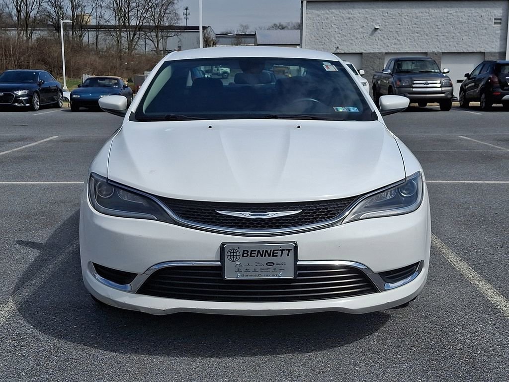 Used 2015 Chrysler 200 Limited w/ Convenience Group image 2