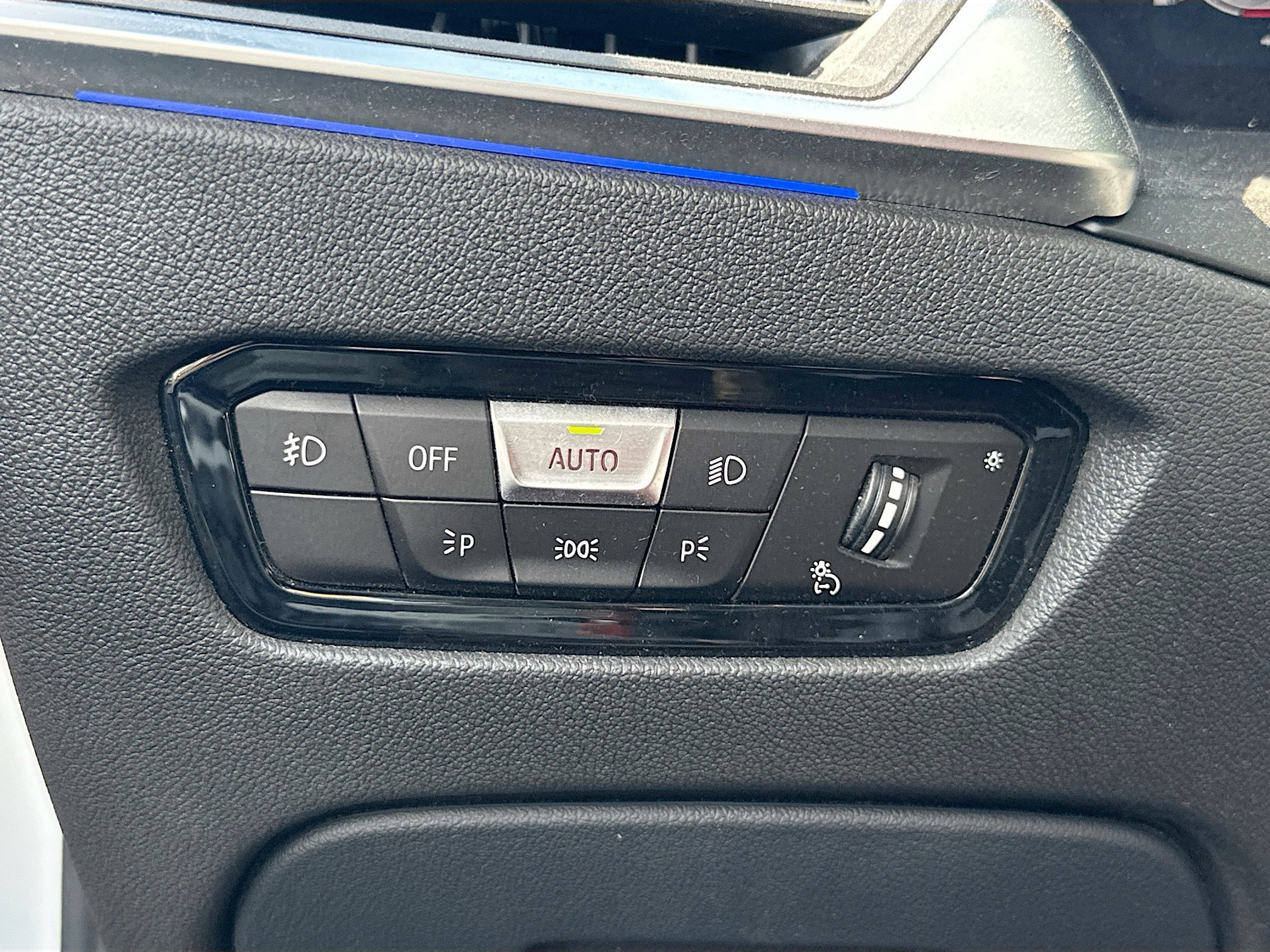 Used 2021 BMW 430i Convertible w/ M Sport Package image 4