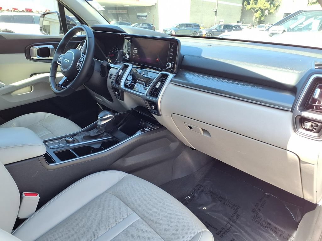 Certified 2023 Kia Sorento S w/ Panoramic Sunroof Package FWD image 13