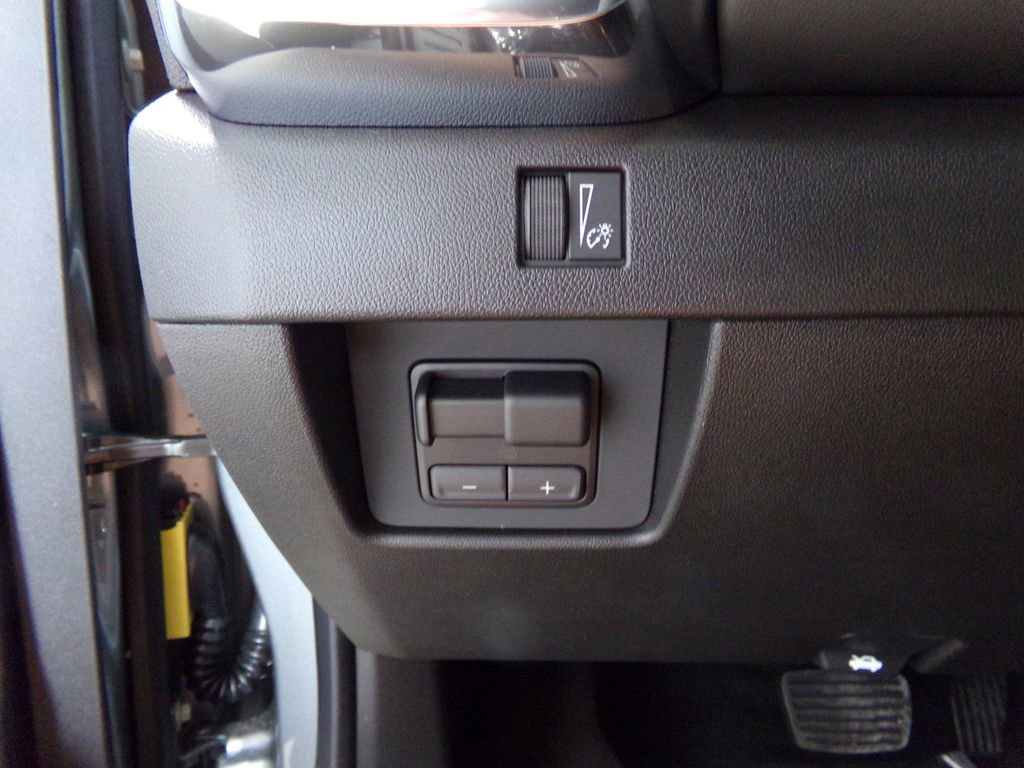 New 2025 GMC Canyon Elevation w/ Convenience Package image 27