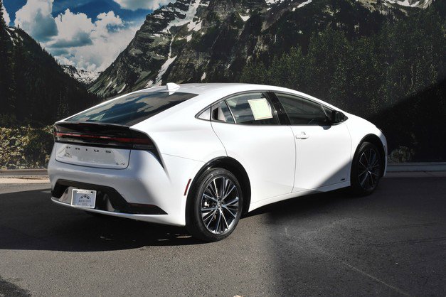 Certified 2024 Toyota Prius XLE image 3