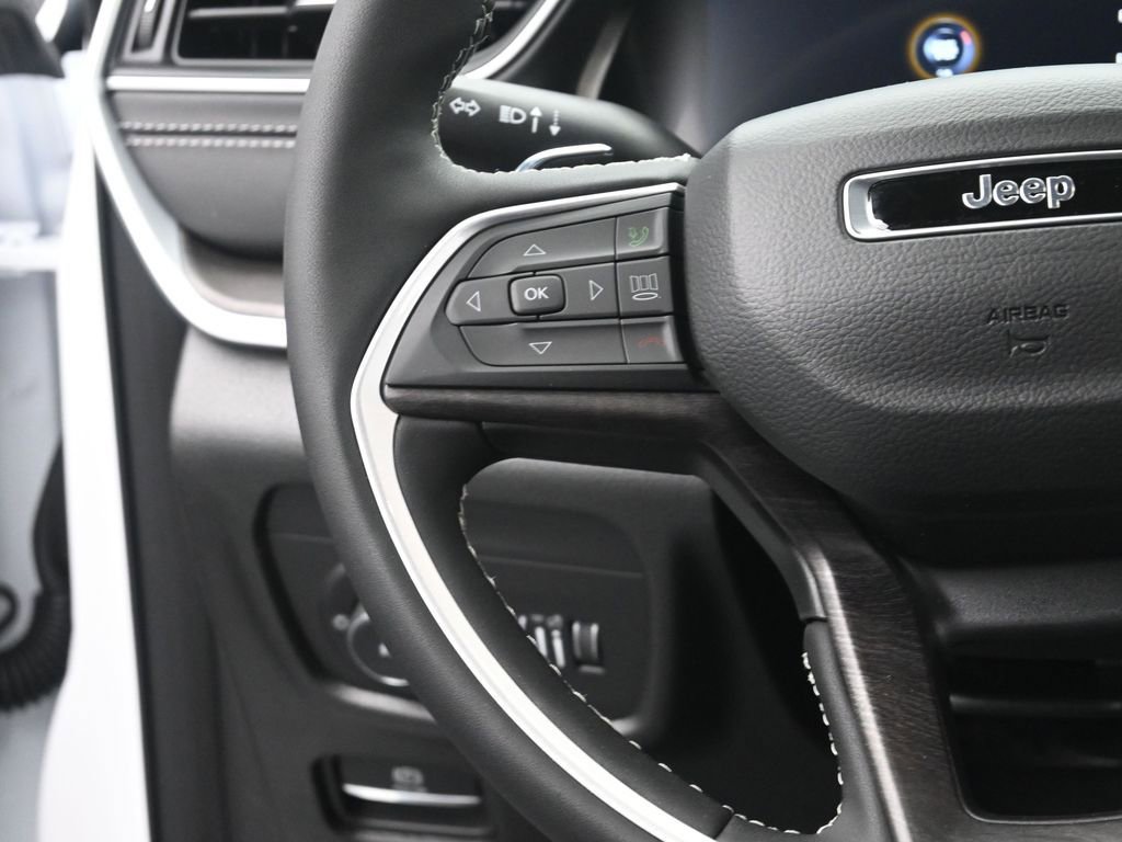 New 2025 Jeep Grand Cherokee L Limited image 32