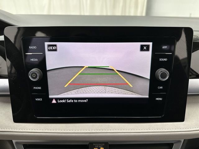 Used 2025 Volkswagen Taos SE image 18