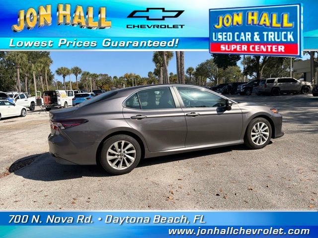 Used 2022 Toyota Camry LE image 11