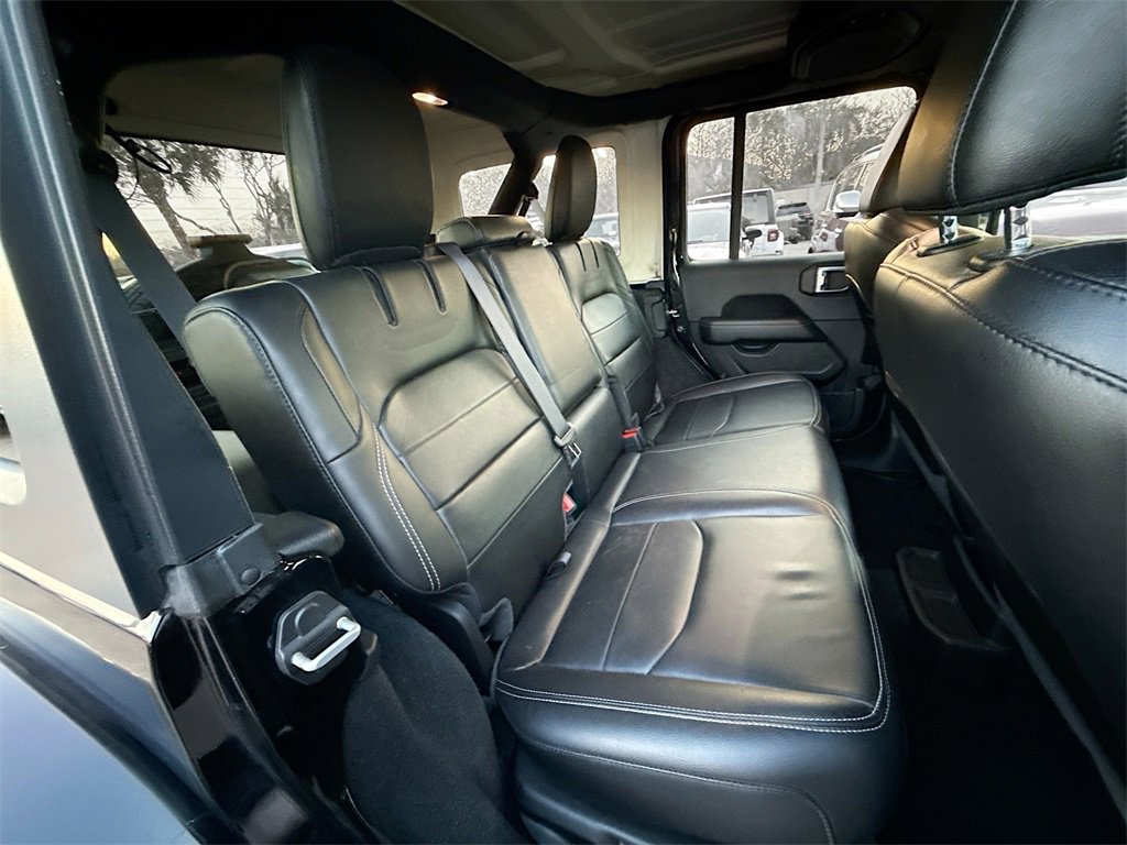 Used 2022 Jeep Wrangler Unlimited Sahara w/ Cold Weather Group image 31