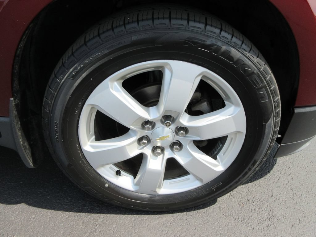Used 2017 Chevrolet Traverse LT w/ Style and Technology Package FWD image 9