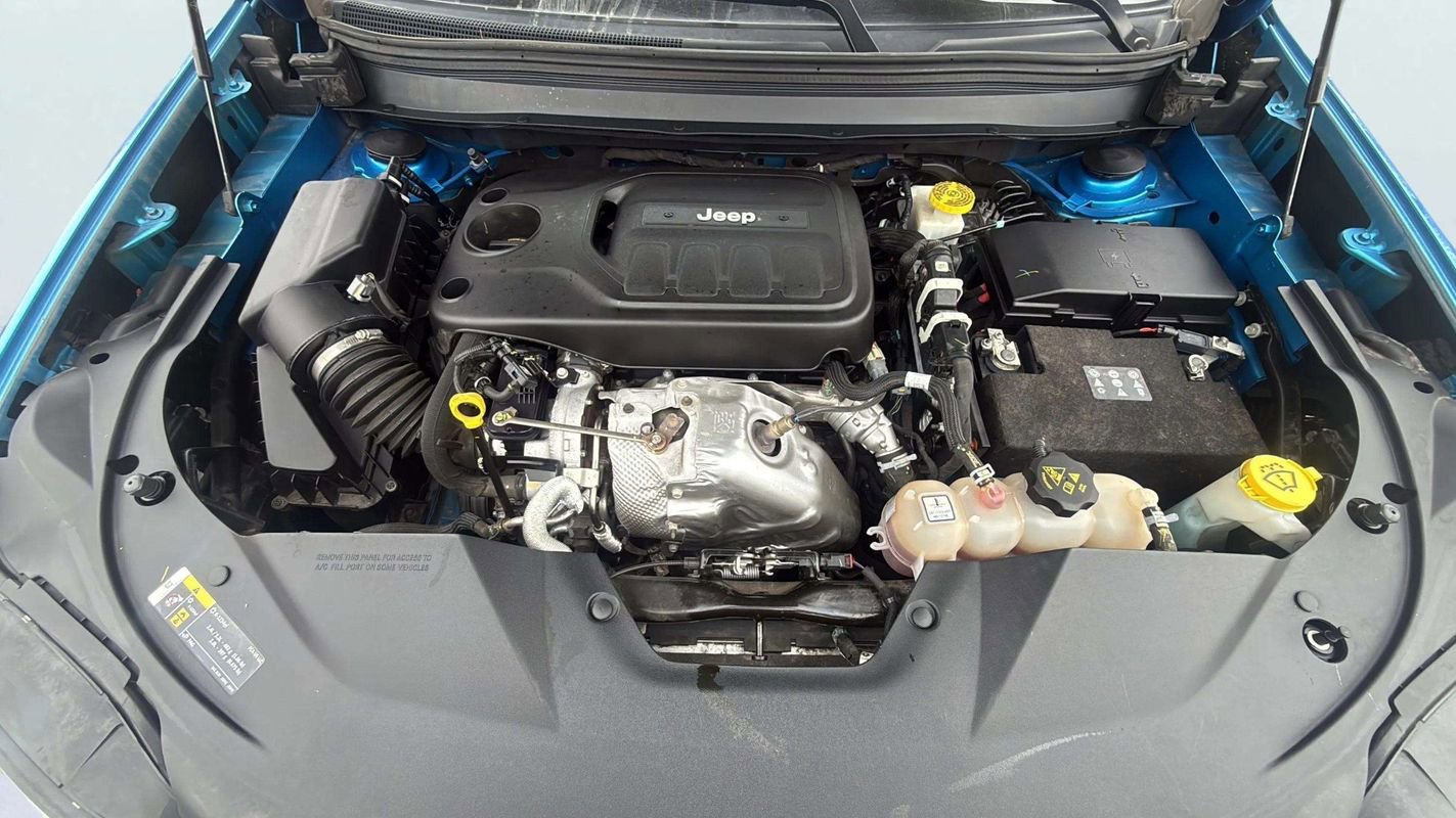 Used 2019 Jeep Cherokee Trailhawk w/ Cold Weather Group image 24