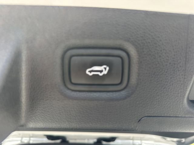 Used 2020 Hyundai Santa Fe SEL w/ Convenience Package FWD image 12