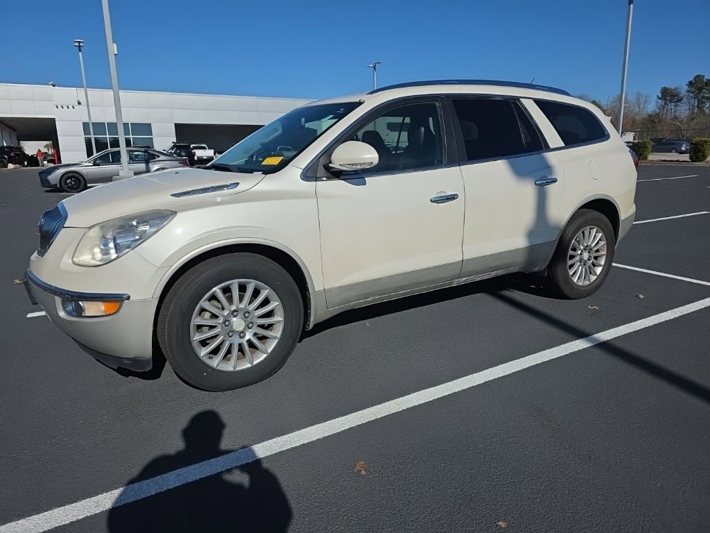 Used 2011 Buick Enclave CXL image 2