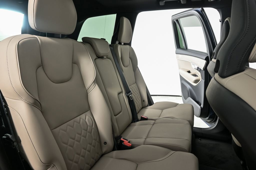 Used 2026 Volvo XC90 B6 Plus w/ Protection Package Premier image 24