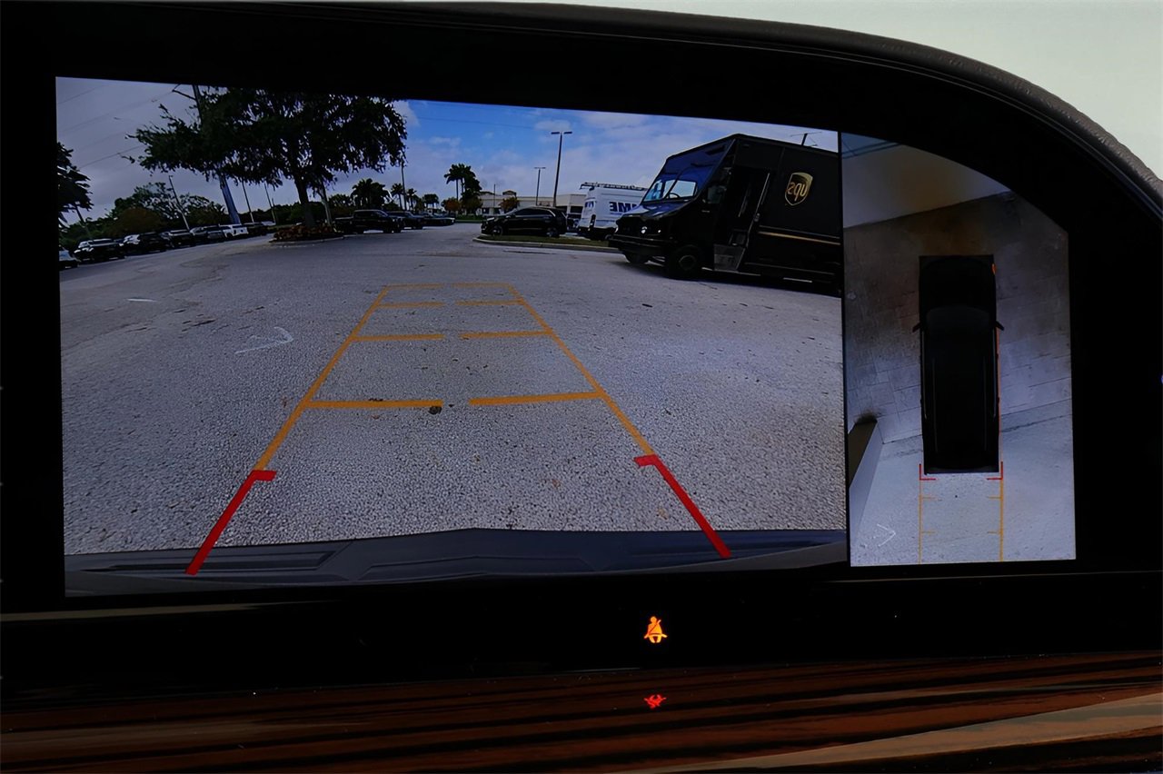 Certified 2024 Cadillac Escalade ESV Premium Luxury image 22