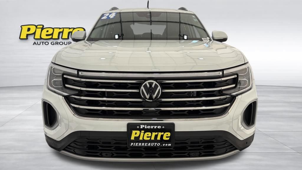 Used 2024 Volkswagen Atlas SE w/ Black Wheel Package image 8
