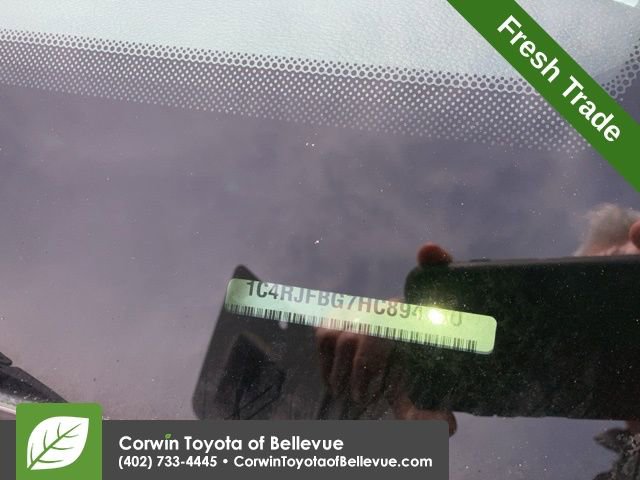 Used 2017 Jeep Grand Cherokee Limited w/ Luxury Group II image 11