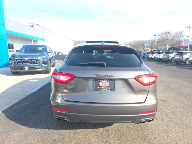 Used 2019 Maserati Levante image 3