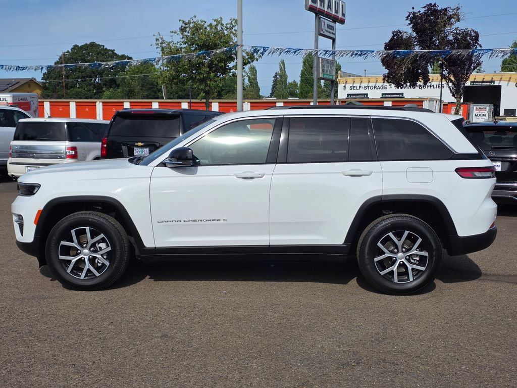Used 2024 Jeep Grand Cherokee Limited AWD/4WD image 8