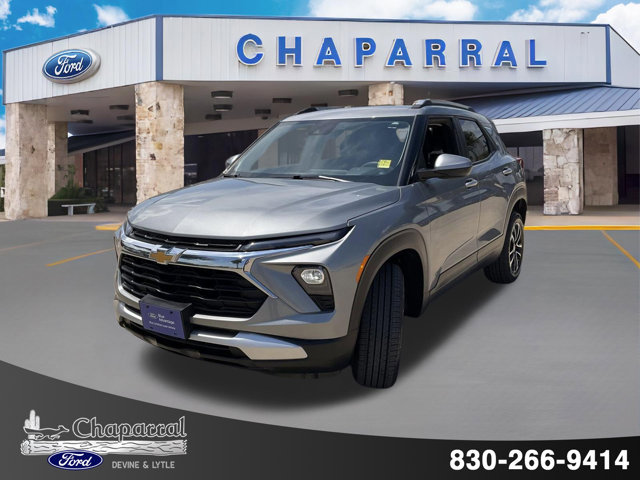 Used 2025 Chevrolet TrailBlazer LT AWD/4WD image 2