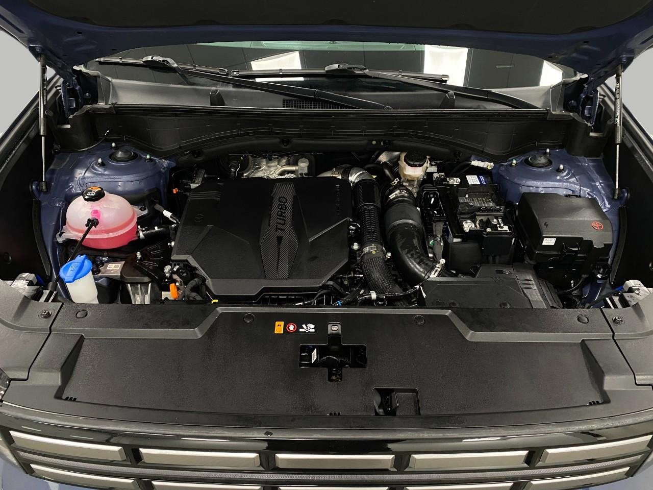 Certified 2025 Hyundai Santa Fe SEL image 11