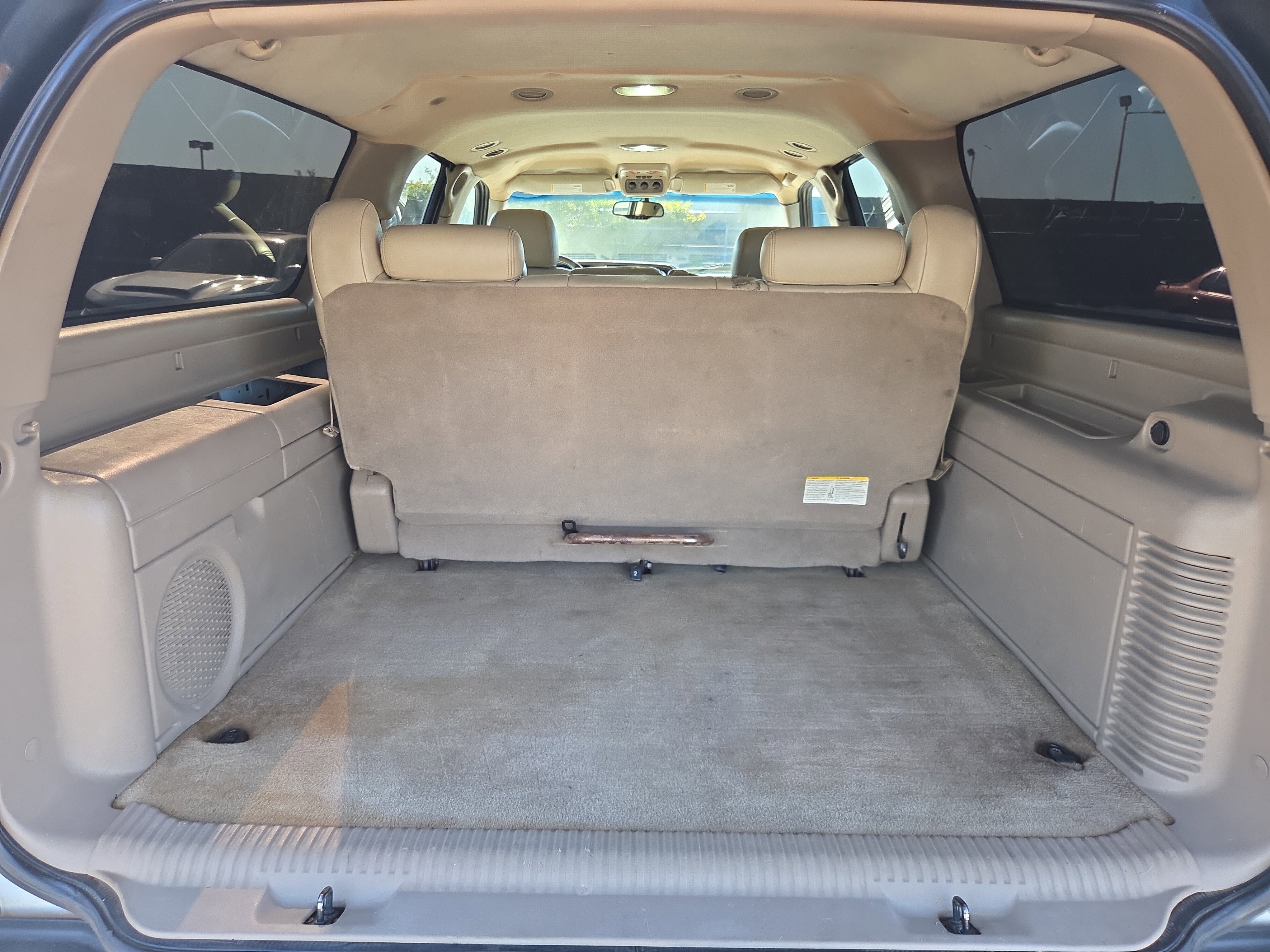 Used 2005 Chevrolet Suburban LT w/ Preferred Equipment Group RWD image 14