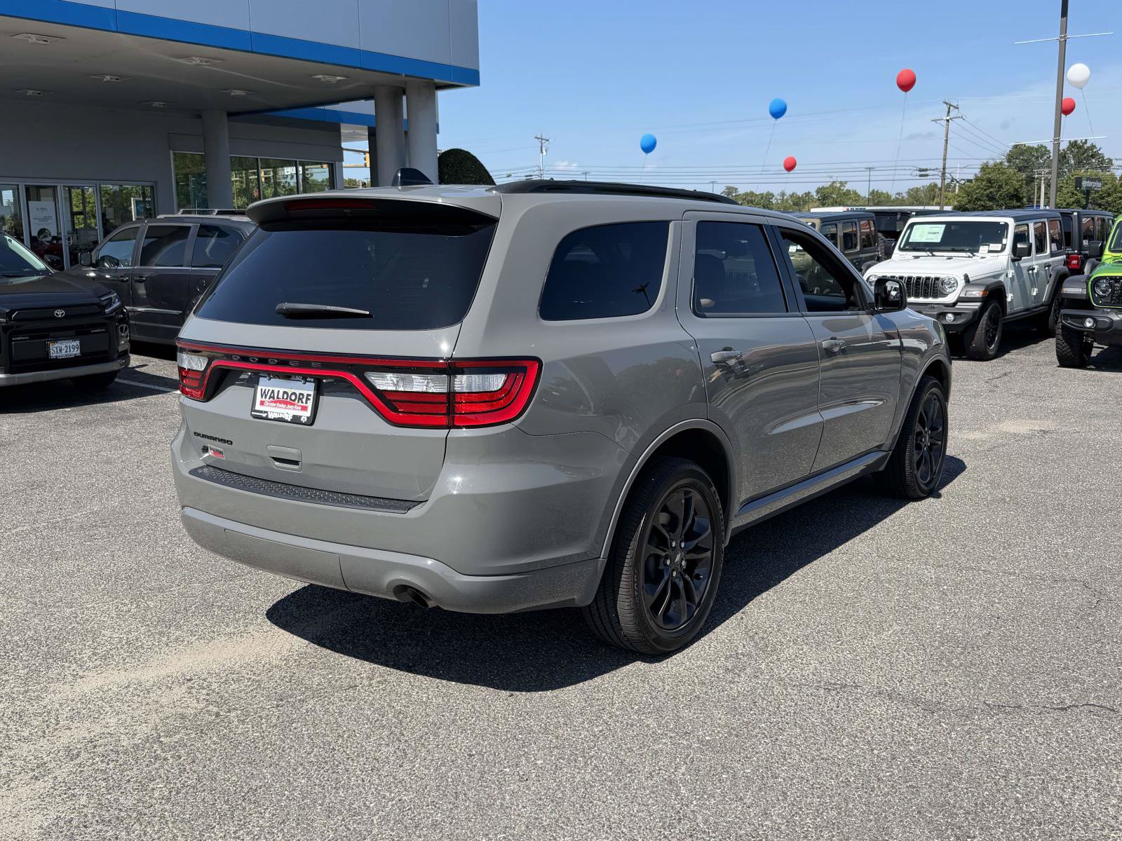 Used 2024 Dodge Durango SXT w/ SXT Blacktop Group AWD/4WD image 2