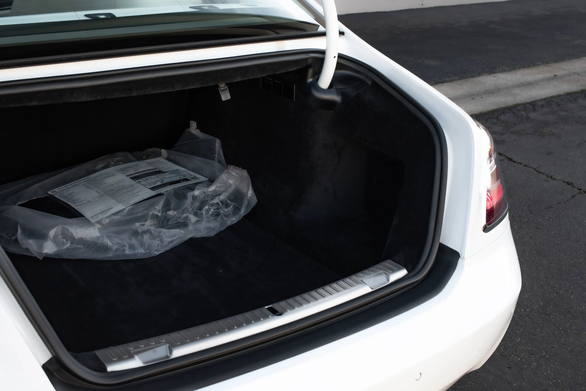 Used 2024 Rolls-Royce Ghost image 35