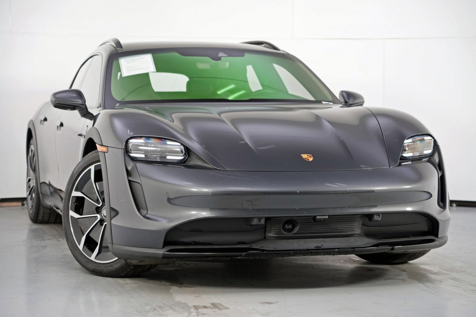 Used 2023 Porsche Taycan 4S w/ Performance Package image 4