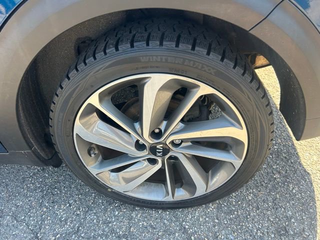 Used 2017 Kia Niro Touring FWD image 6
