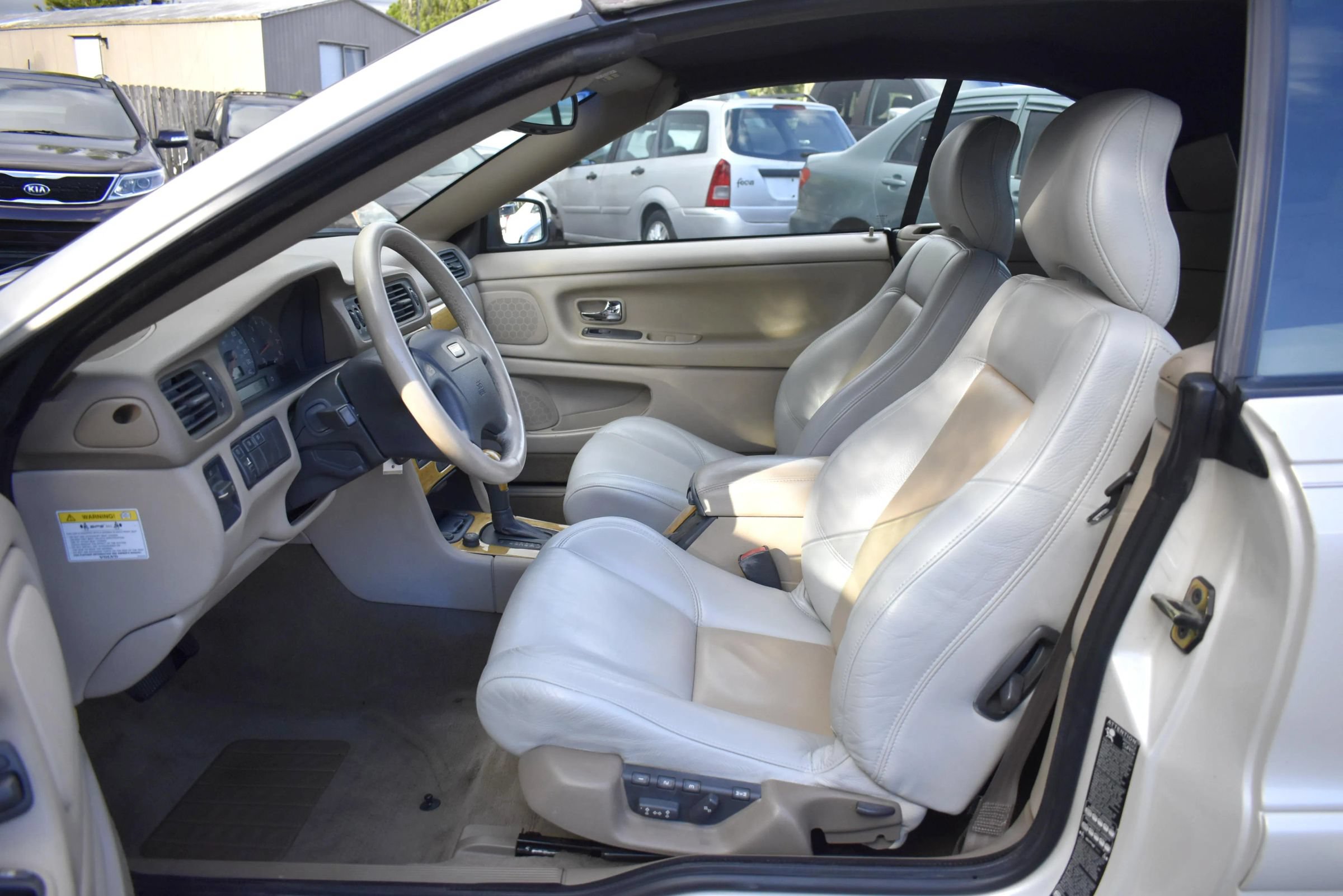 Used 2004 Volvo C70 LT FWD image 12