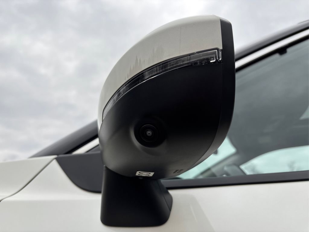 Used 2021 Nissan Rogue Platinum image 18