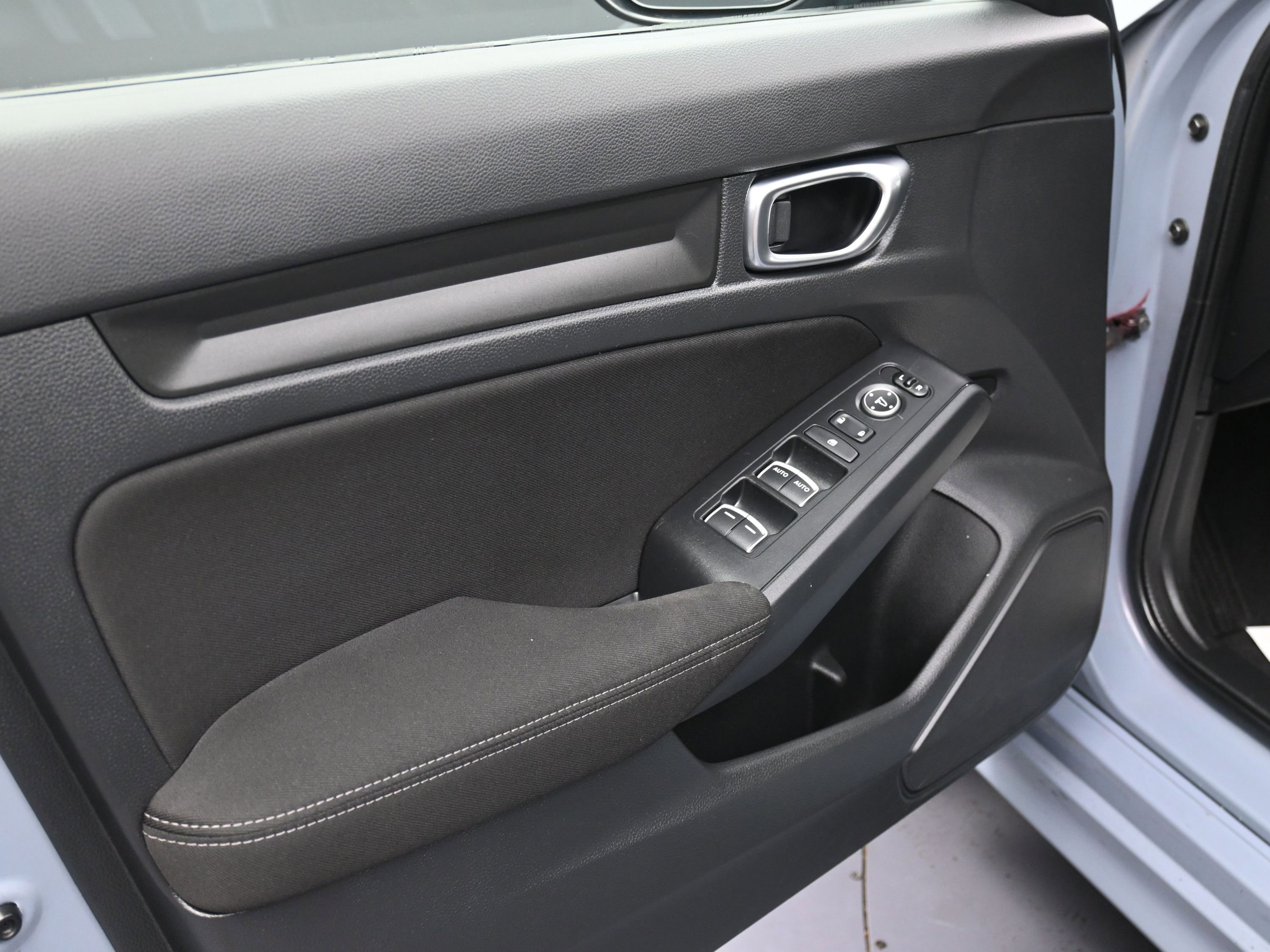 Used 2023 Honda Civic Sport image 16