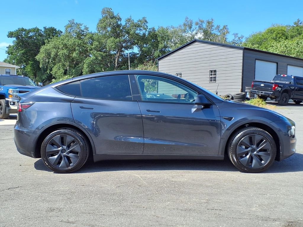 Used 2025 Tesla Model Y Long Range RWD image 8