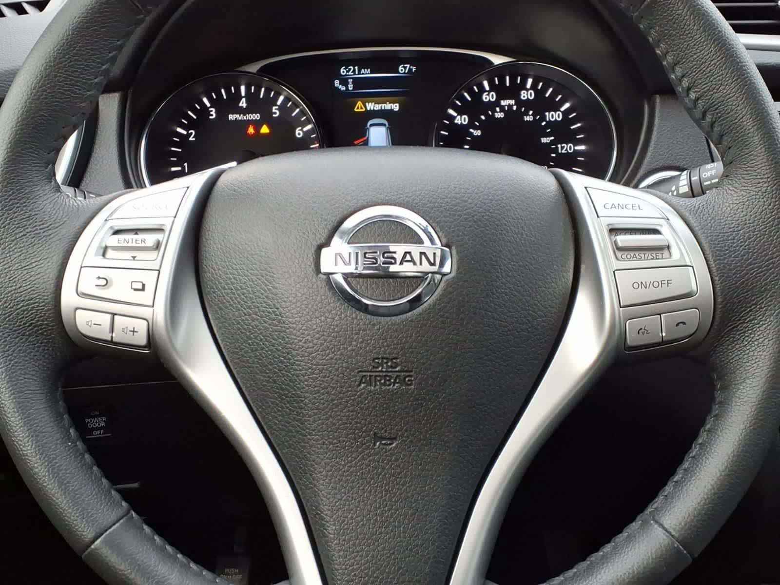 Used 2016 Nissan Rogue SL w/ SL Premium Package FWD image 16