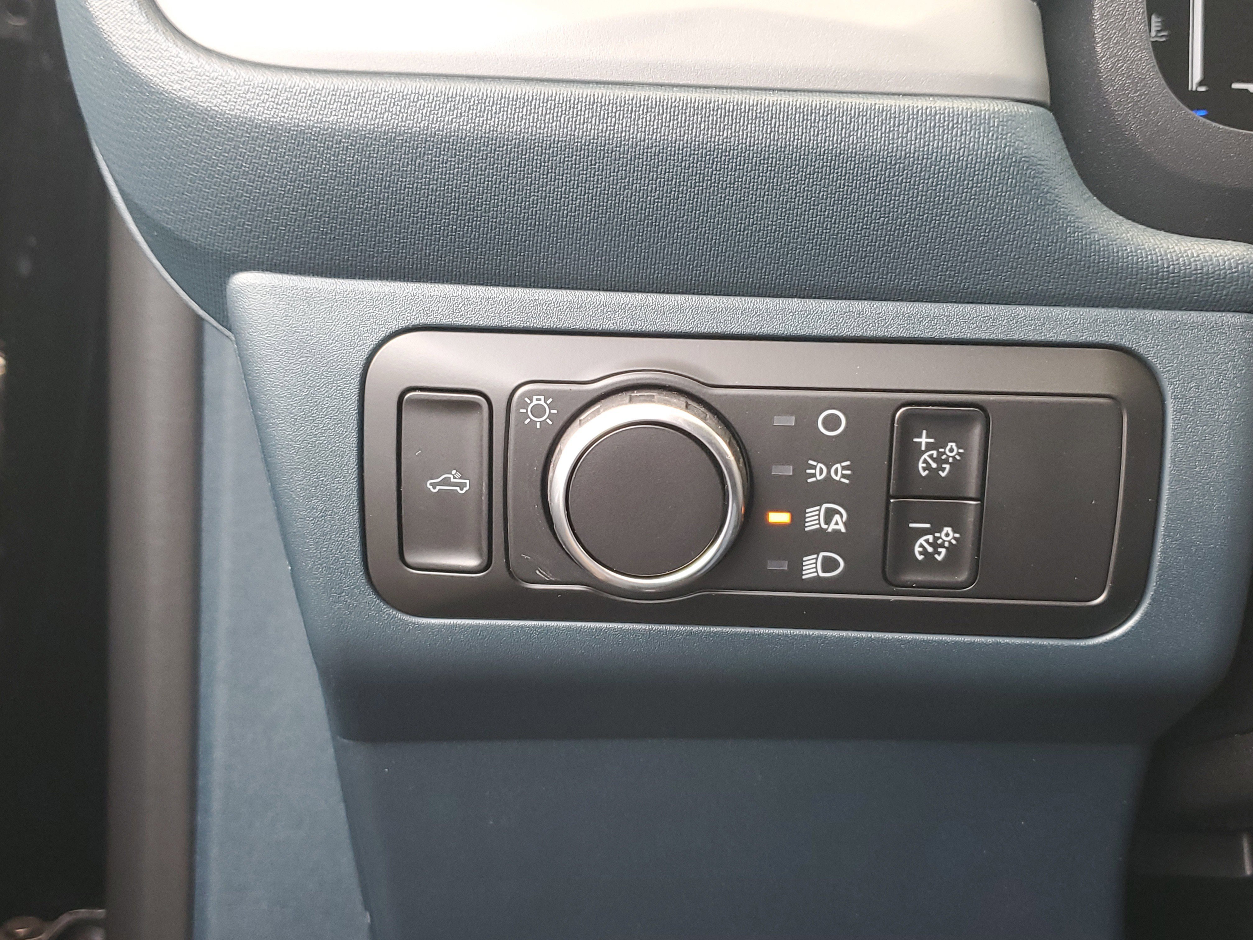 New 2025 Ford Maverick XL w/ Equipment Group 102A image 17