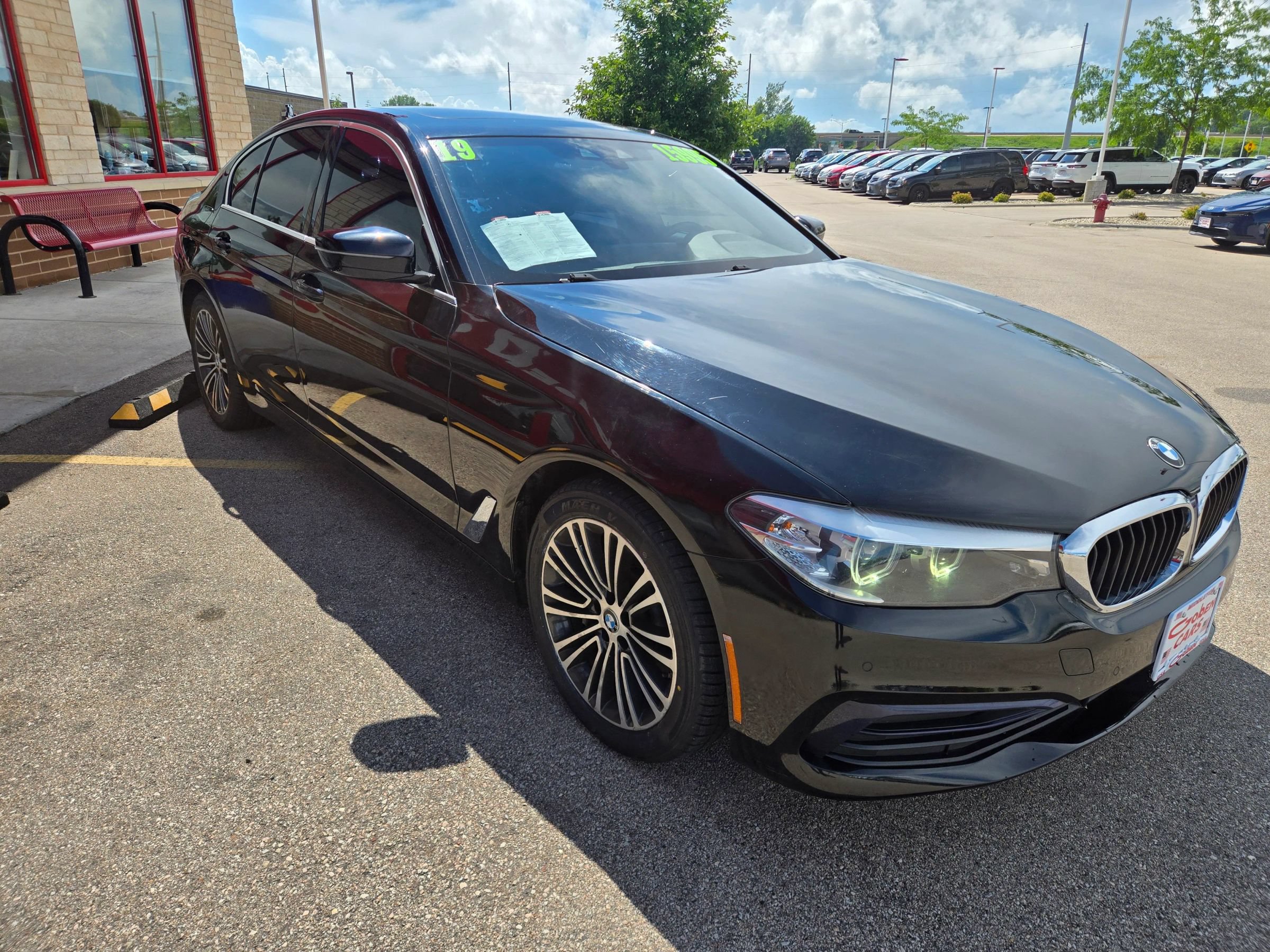 Used 2019 BMW 530i xDrive w/ Convenience Package AWD/4WD image 3