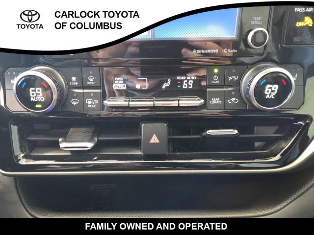 Used 2022 Toyota Highlander XLE AWD/4WD image 30