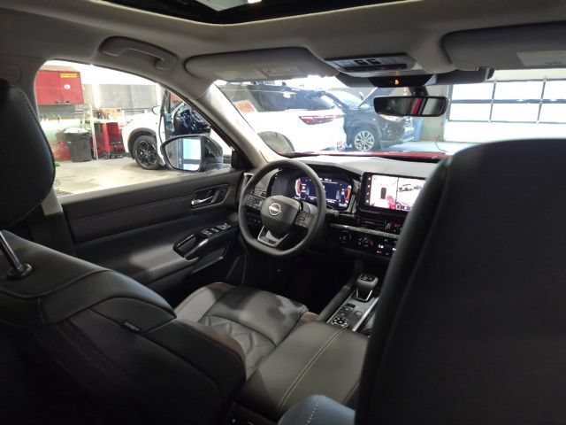 New 2026 Nissan Pathfinder Platinum AWD/4WD image 26