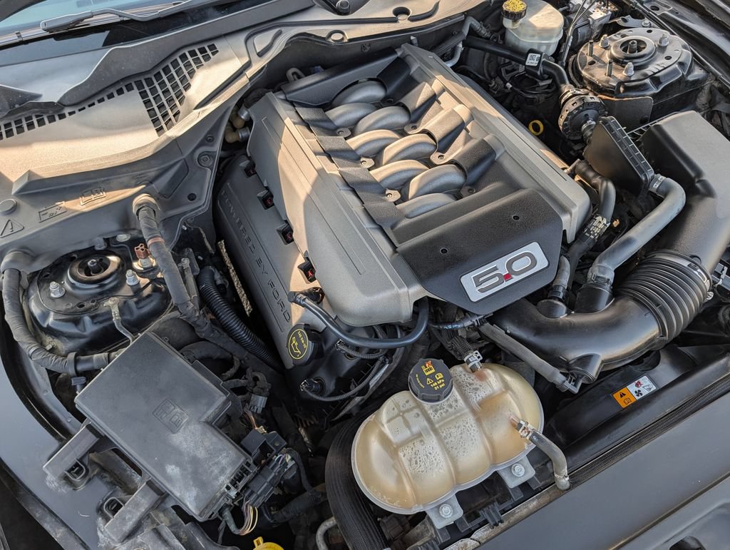 Used 2016 Ford Mustang GT RWD image 8