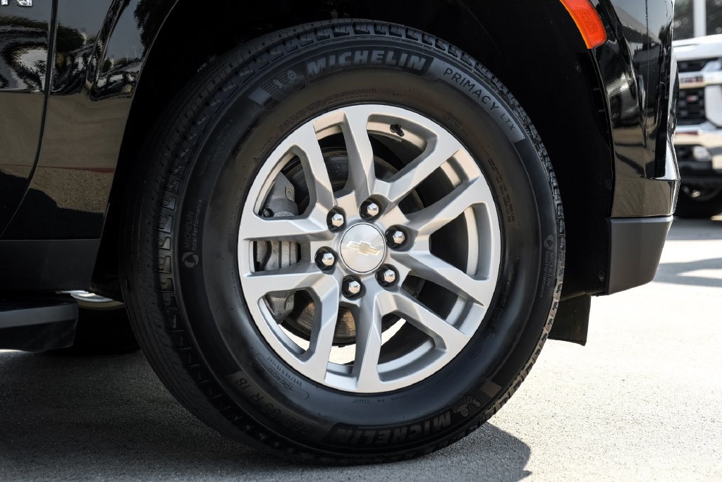 Used 2024 Chevrolet Suburban LT RWD image 61