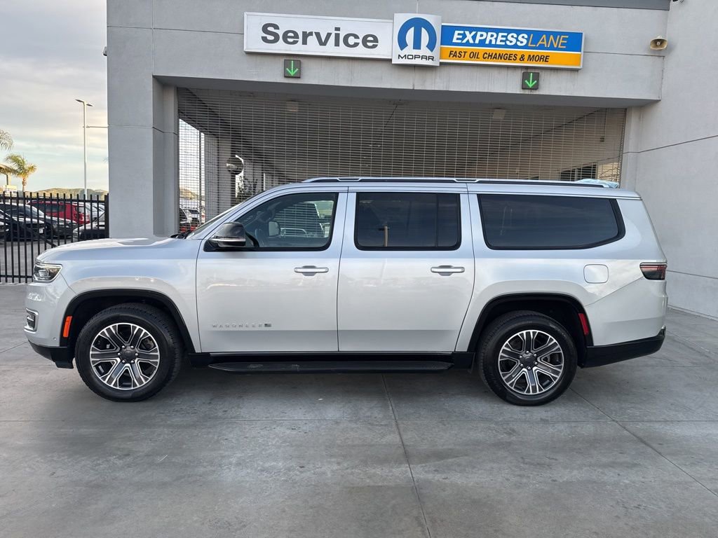 Used 2024 Jeep Wagoneer L Series II w/ Flexible Seating Group image 5