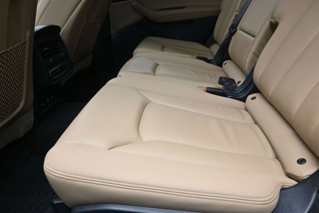 Used 2021 Audi Q7 2.0T Premium w/ Convenience Package AWD/4WD image 16