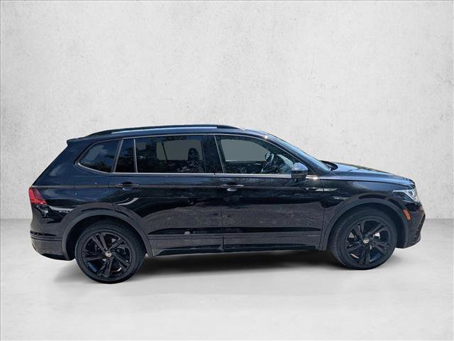 Used 2023 Volkswagen Tiguan SE R-Line image 4