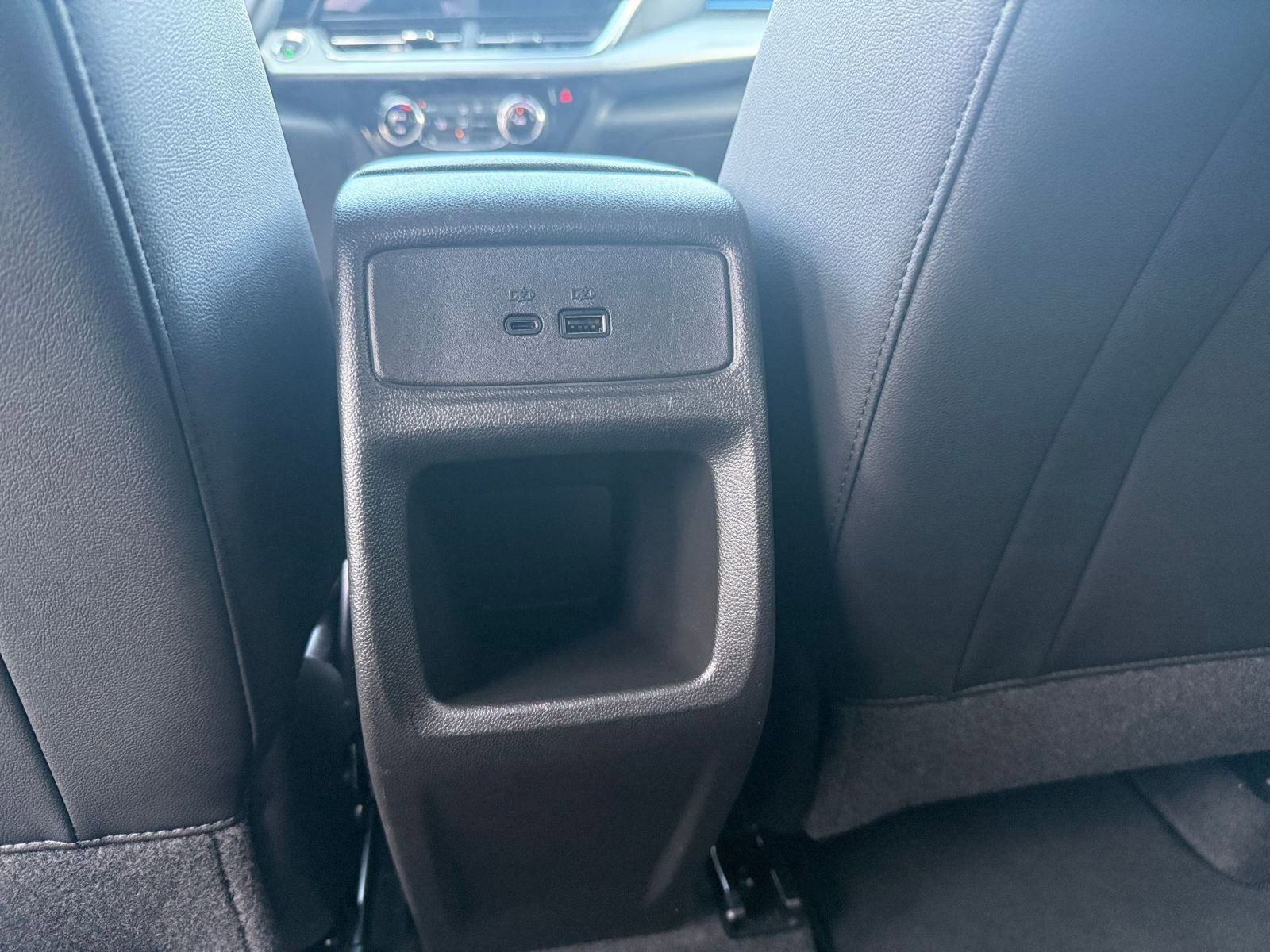 Used 2025 Chevrolet Trax LT w/ LT Convenience Package image 22