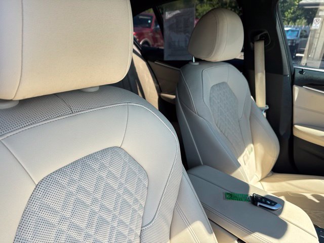 Used 2021 BMW 530i w/ Premium Package RWD image 9