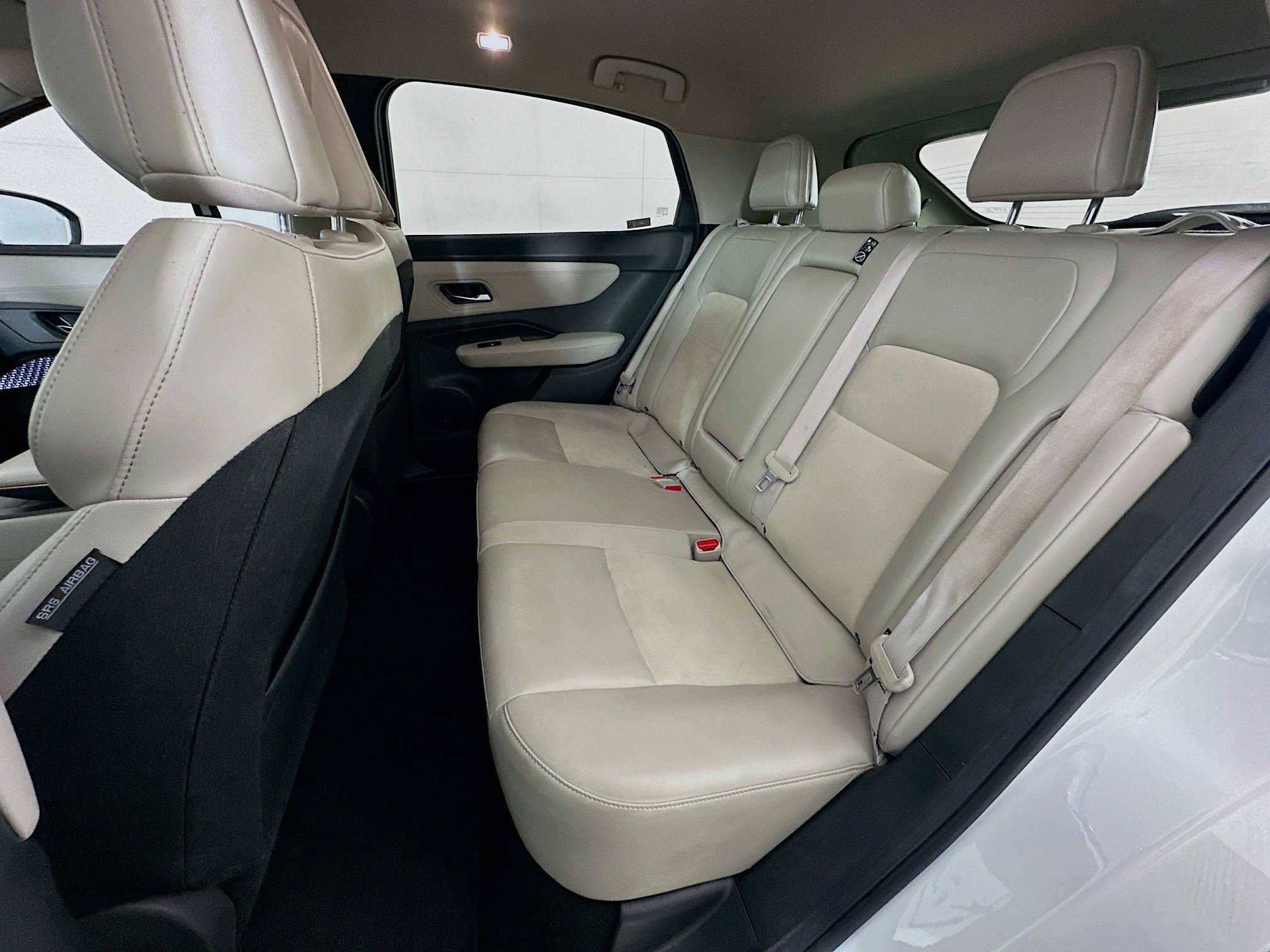 Used 2023 Nissan Ariya FWD image 27