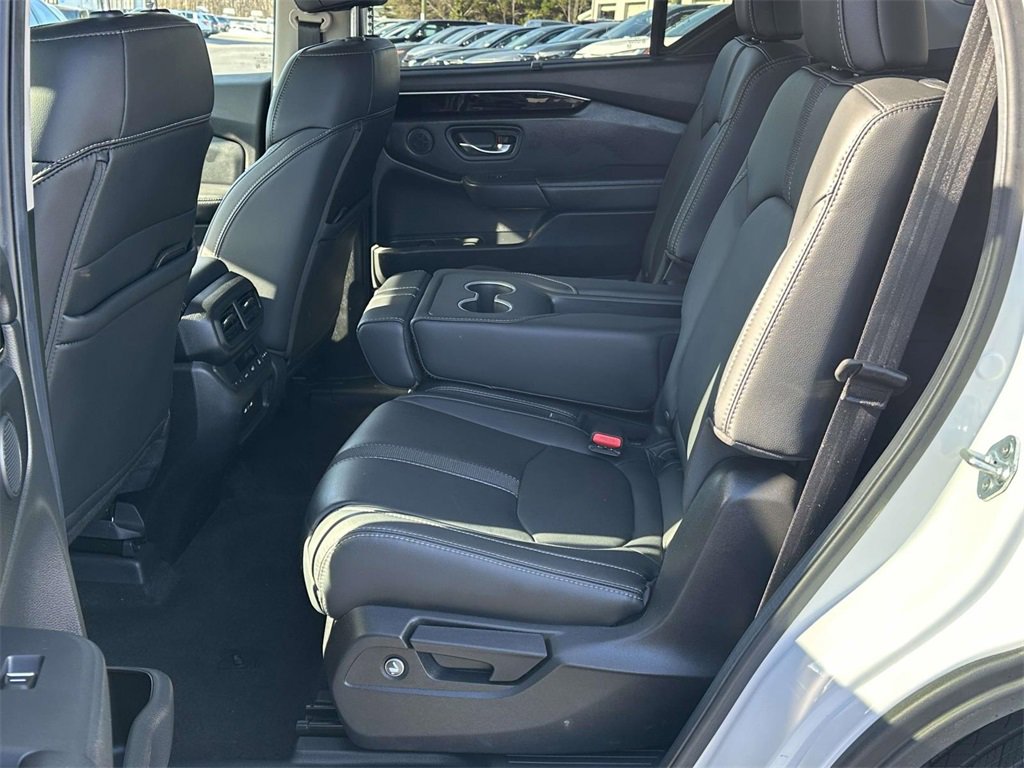 Certified 2025 Honda Pilot Touring image 10