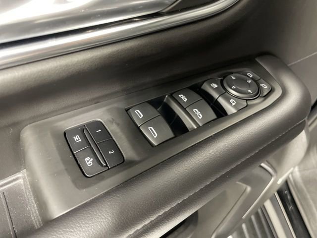 Used 2022 Chevrolet Tahoe LT w/ Luxury Package image 13