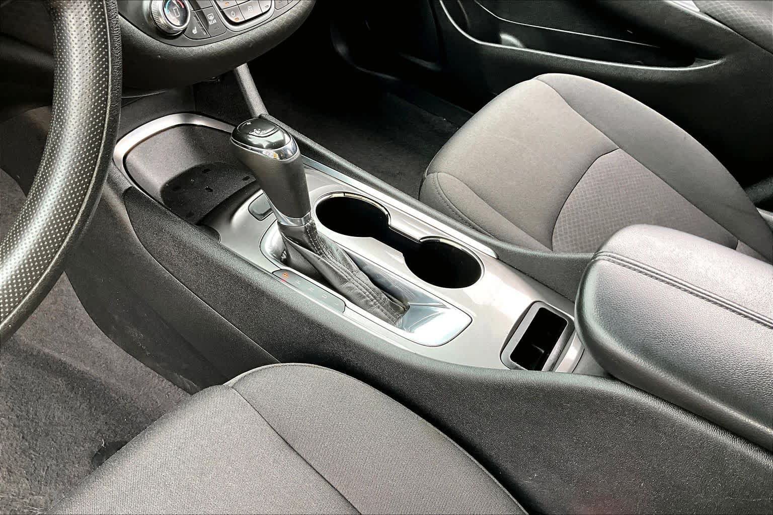 Used 2020 Chevrolet Malibu LT FWD image 16